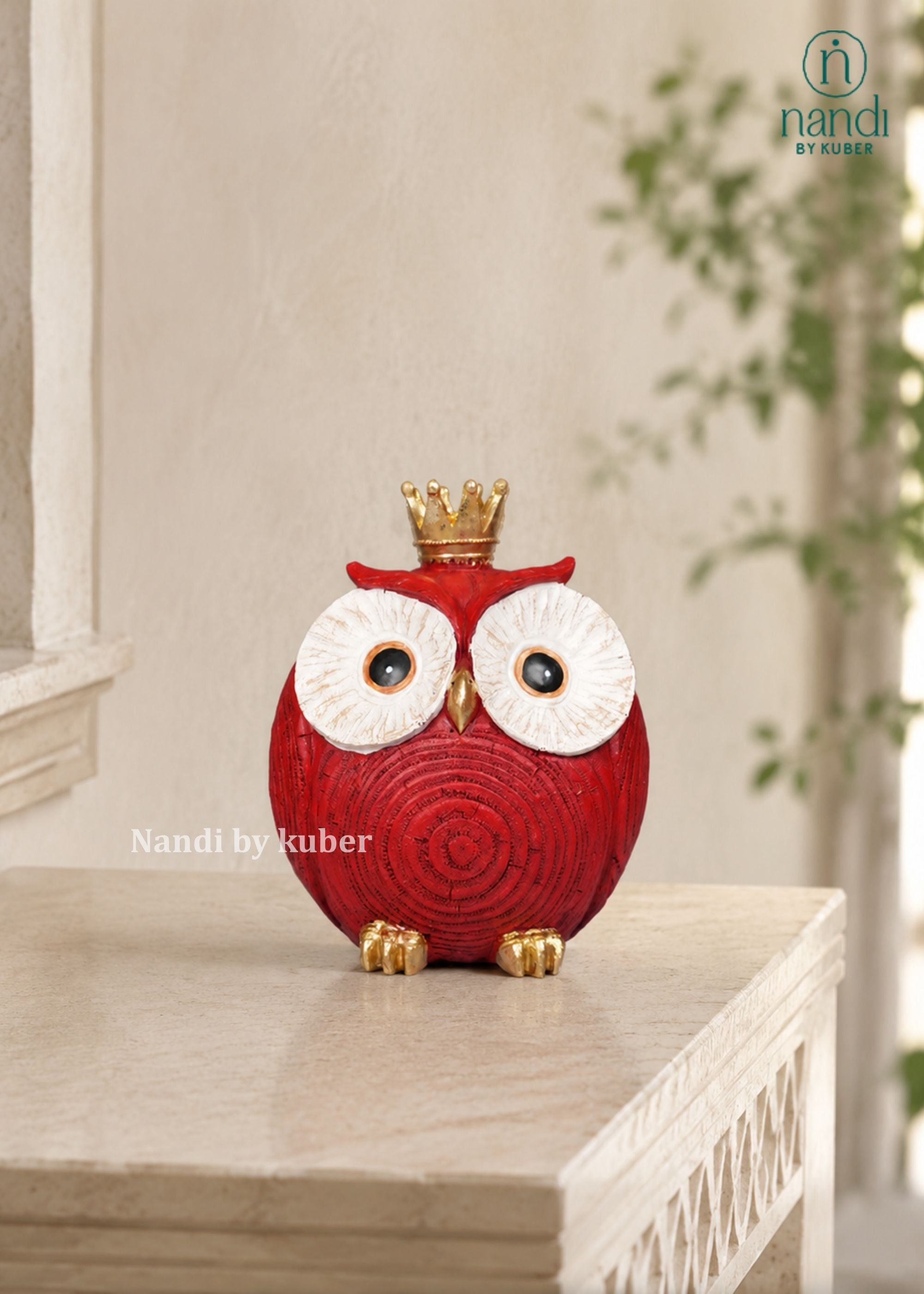 Resin Owl with Crown - front view