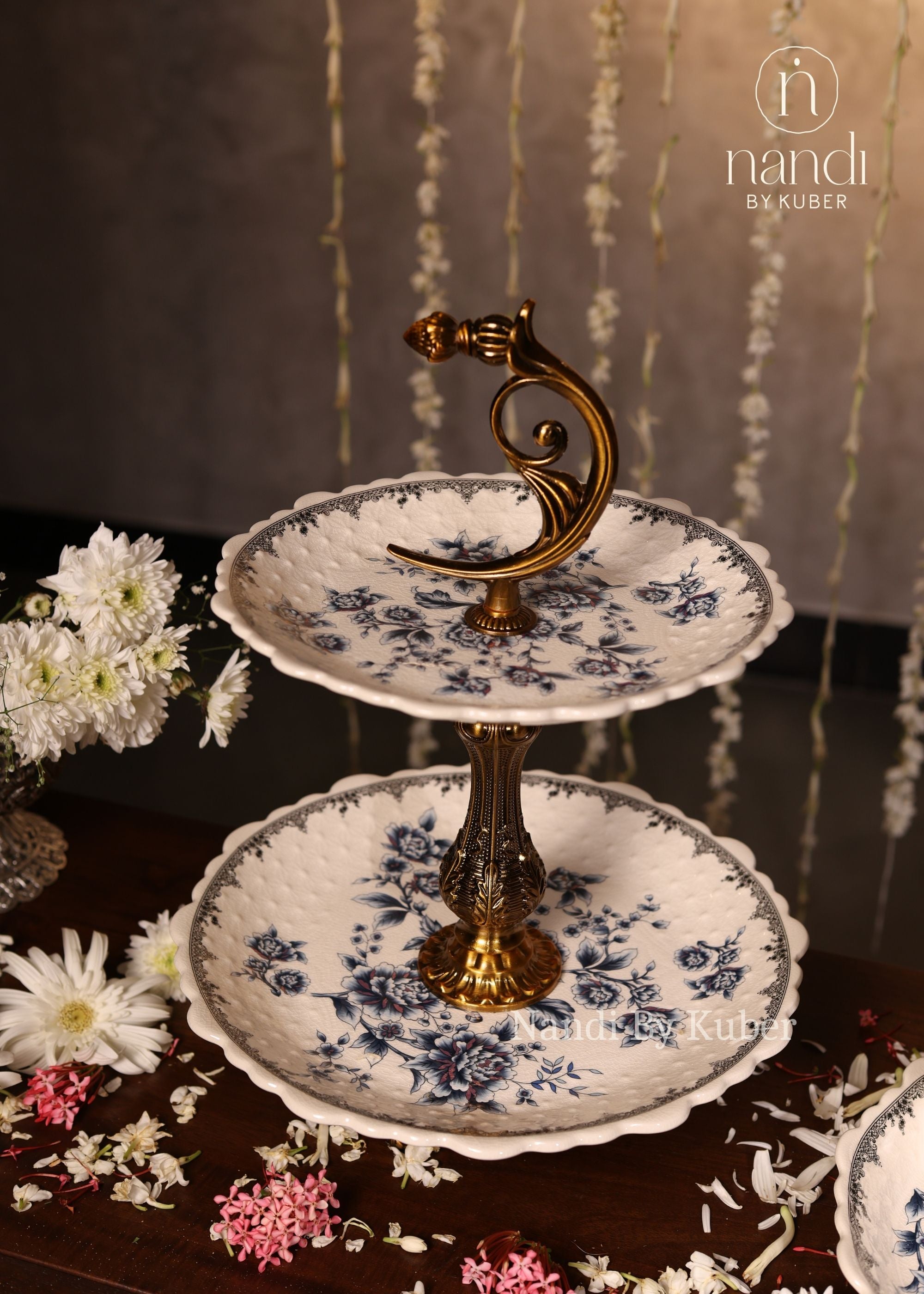 Ceramic 2 Step Fruit Tray 15.5 inch - detail view