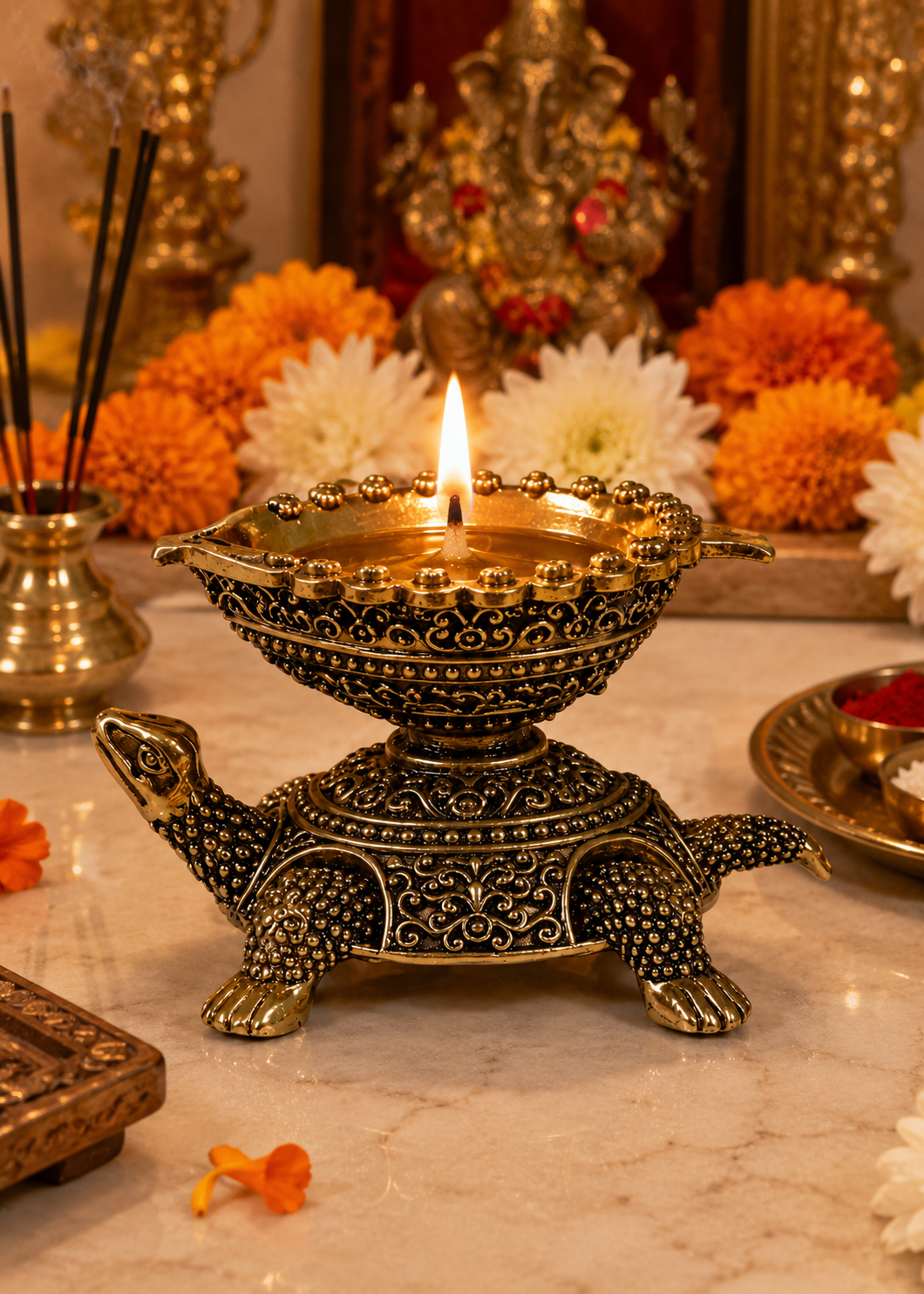 Brass Turtle Deepak - detail view
