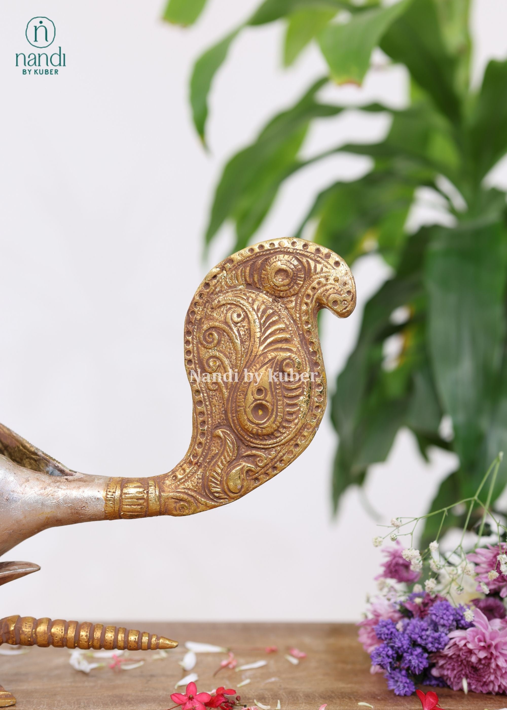 Brass Silver Gold Counch on Stand - detail view