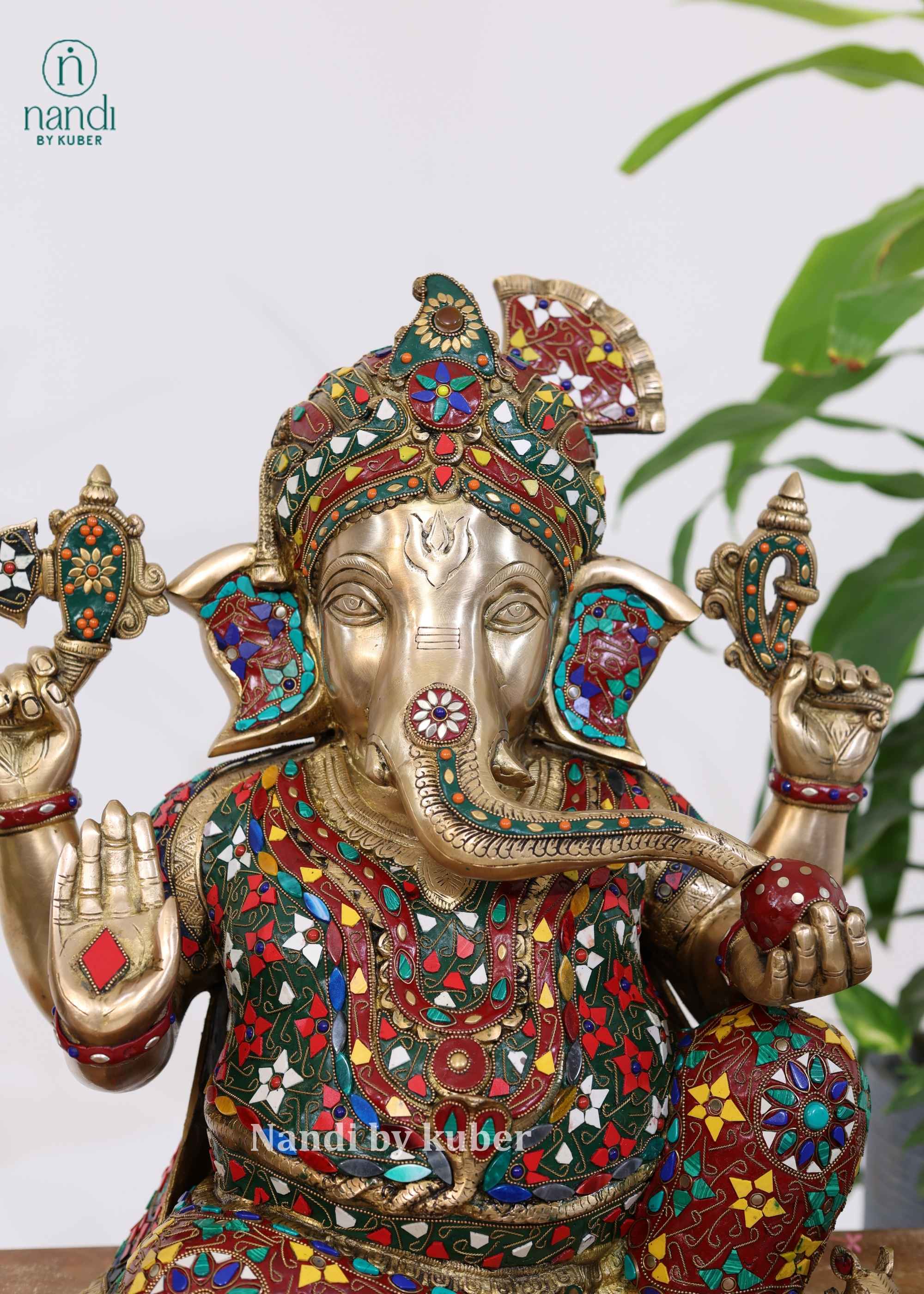 Brass Ganesha Pagdi Large - detail view