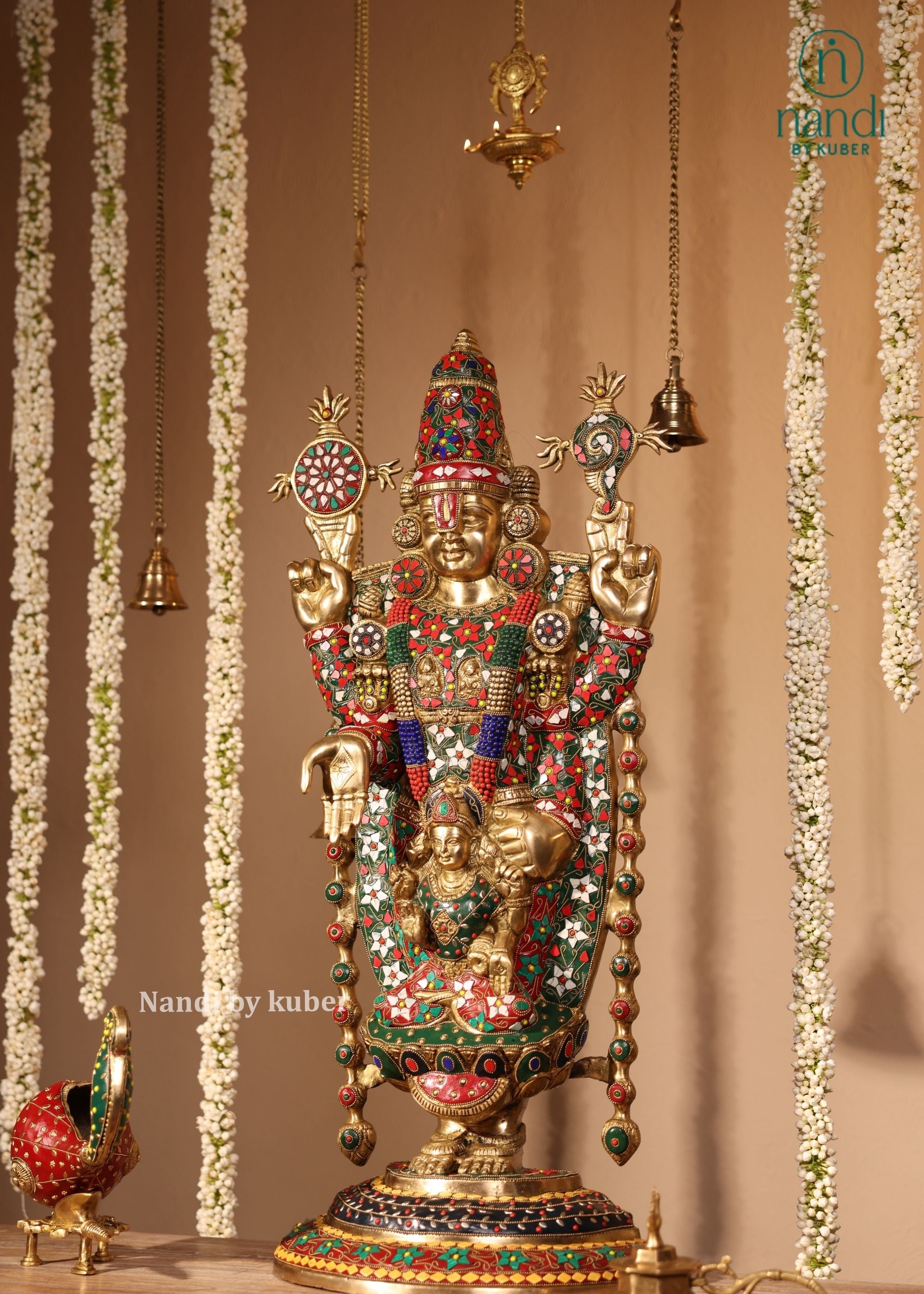Brass Balaji Oval Base - detail view