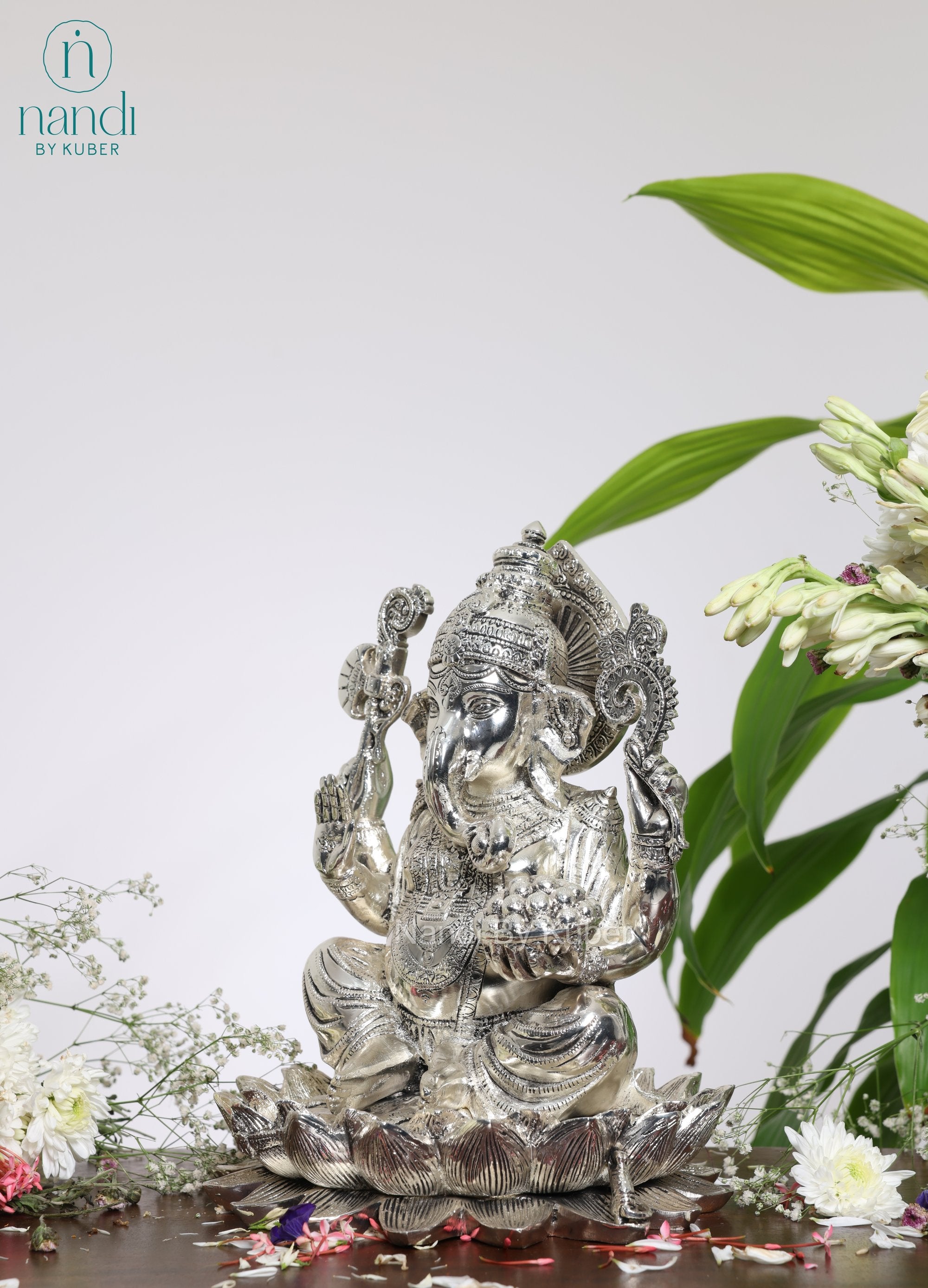 Brass Lotus Ganesh - detail view