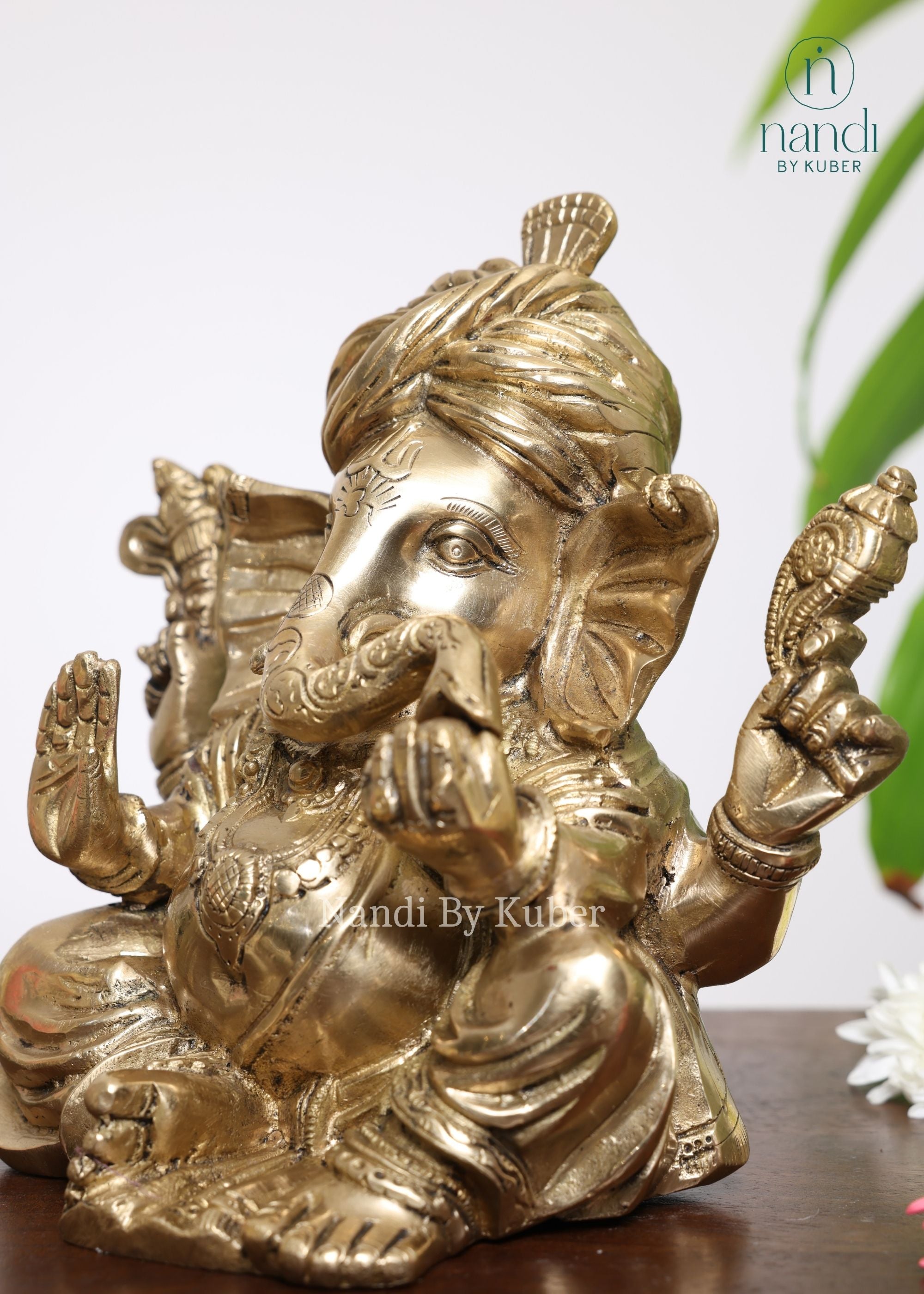 Brass White Gold Pagdi Ganesha - detail view