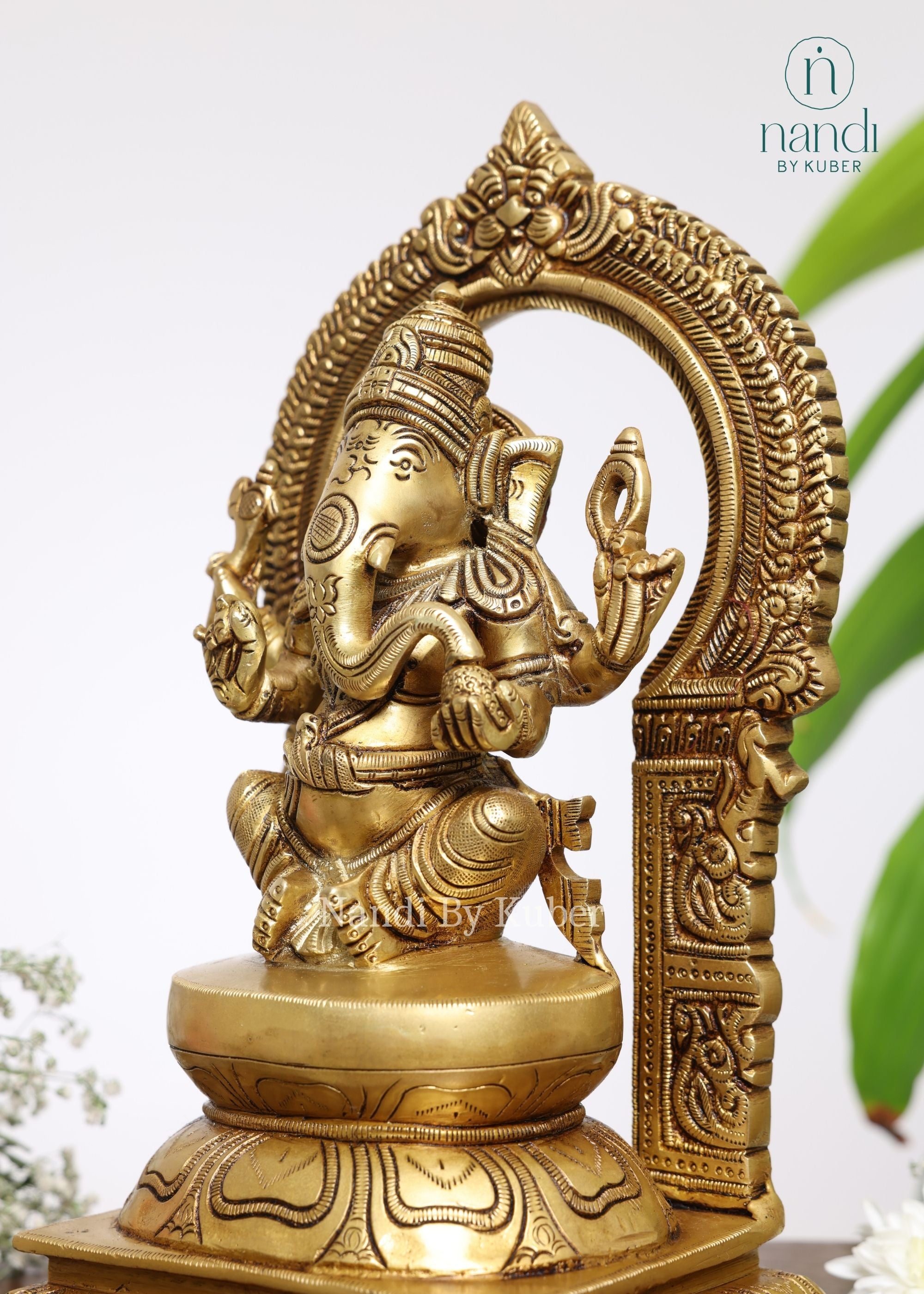 Brass Arch Ganesha - detail view