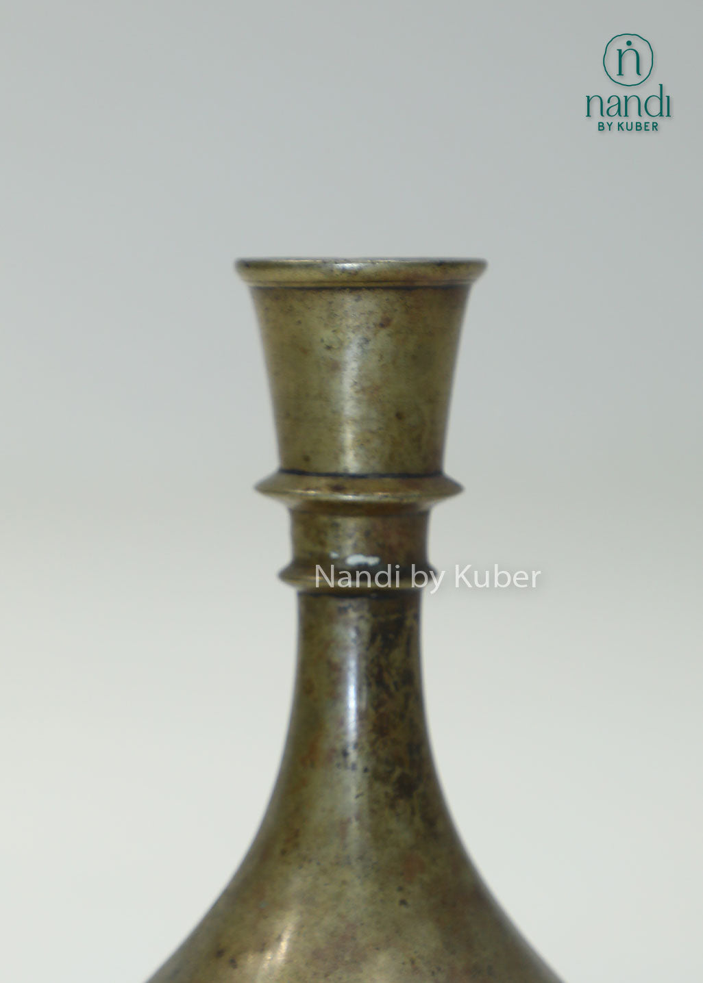 Antique brass surahi vase, traditional Indian metal flower vase for home décor, tabletop styling, vintage interiors, floral arrangements, decorative accents, and heritage-inspired gifting.